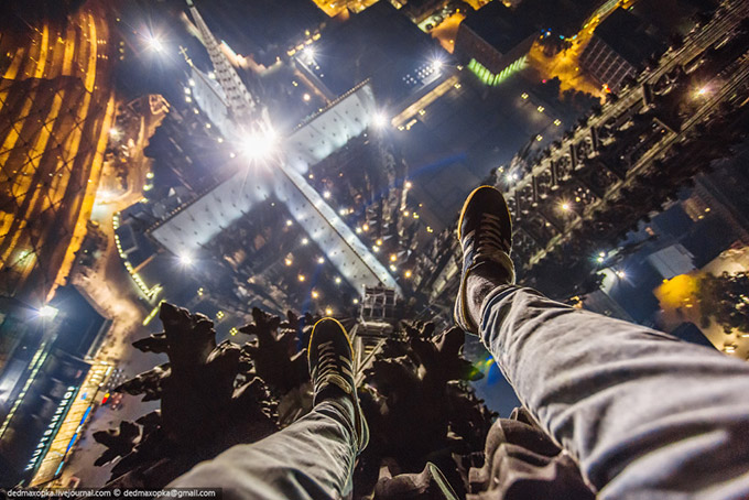 Stunning-photos-taken-by-the-two-Russian-daredevils-atop-Shanghai-3
