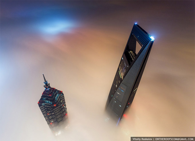 Stunning-photos-taken-by-the-two-Russian-daredevils-atop-Shanghai