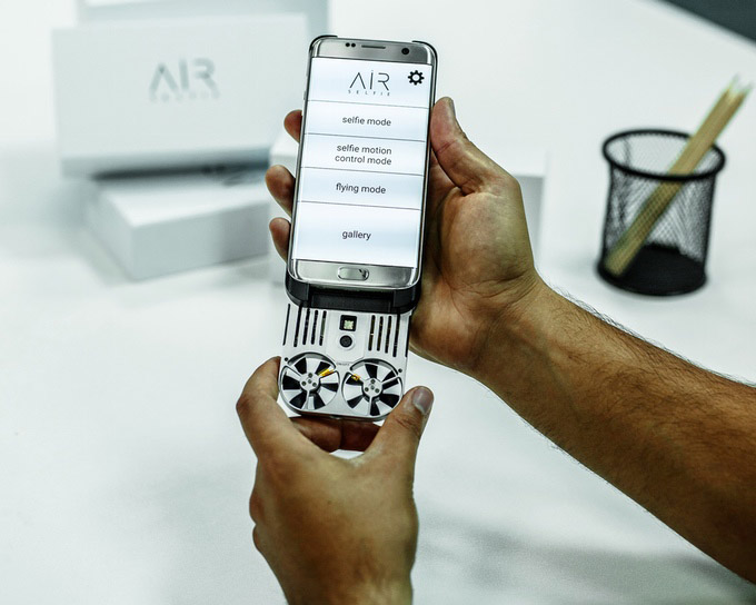 airselfie-takes-the-selfie-game-airborne-2